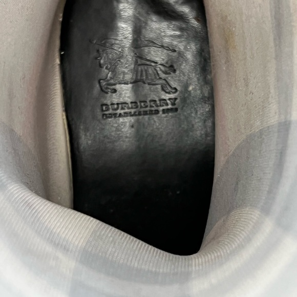 Authentic Burberry Rain boots. Please take a look at photos before purchasing. - Picture 9 of 10